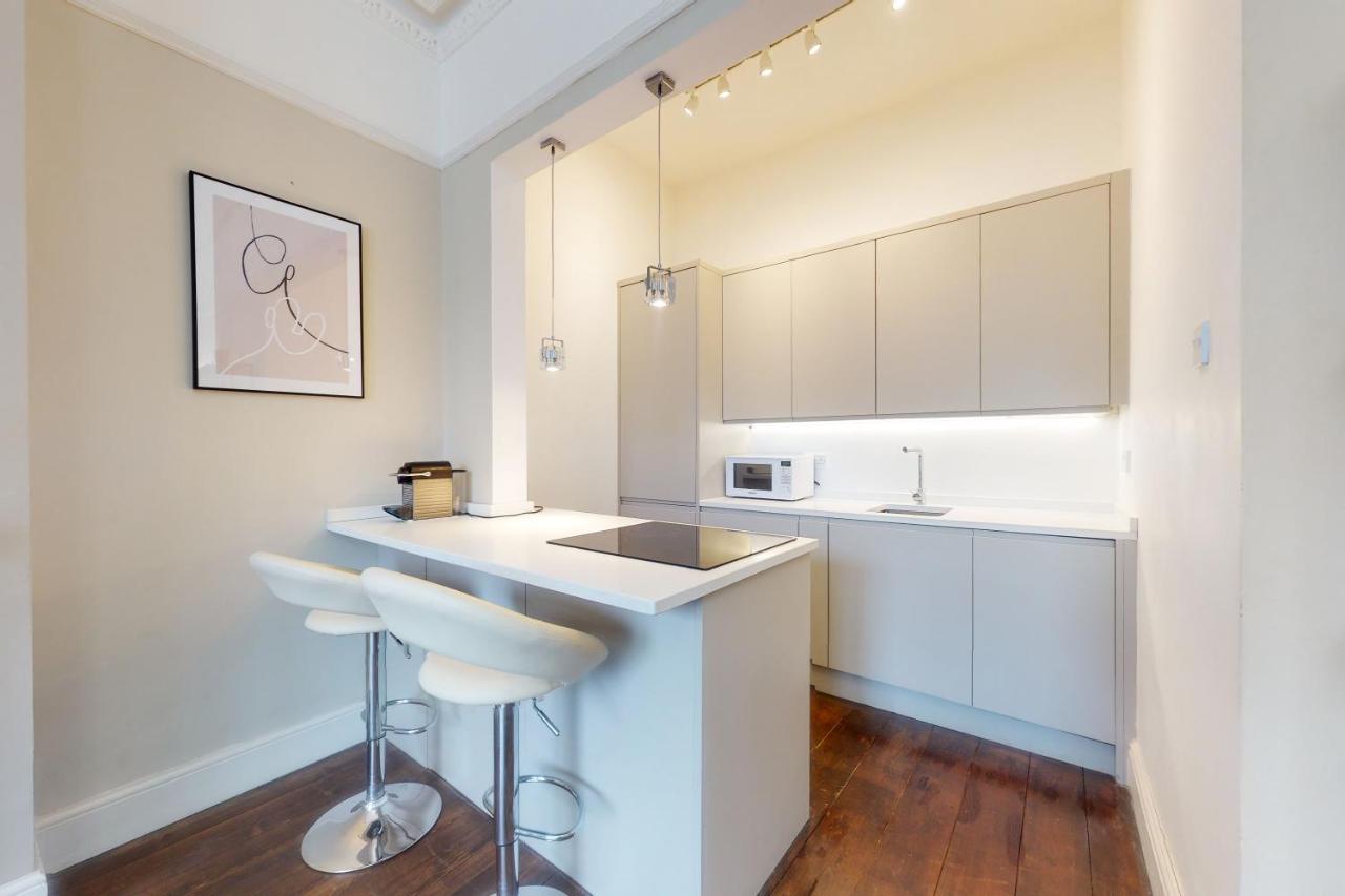 Super 1 Bedroom Flat In Hendon Near Middlesex University With Private Parking Bagian luar foto