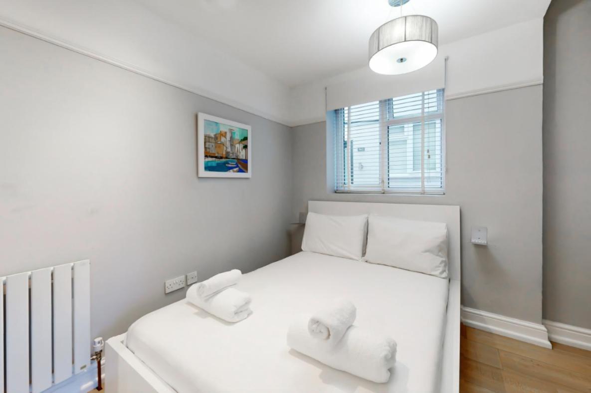 Super 1 Bedroom Flat In Hendon Near Middlesex University With Private Parking Bagian luar foto